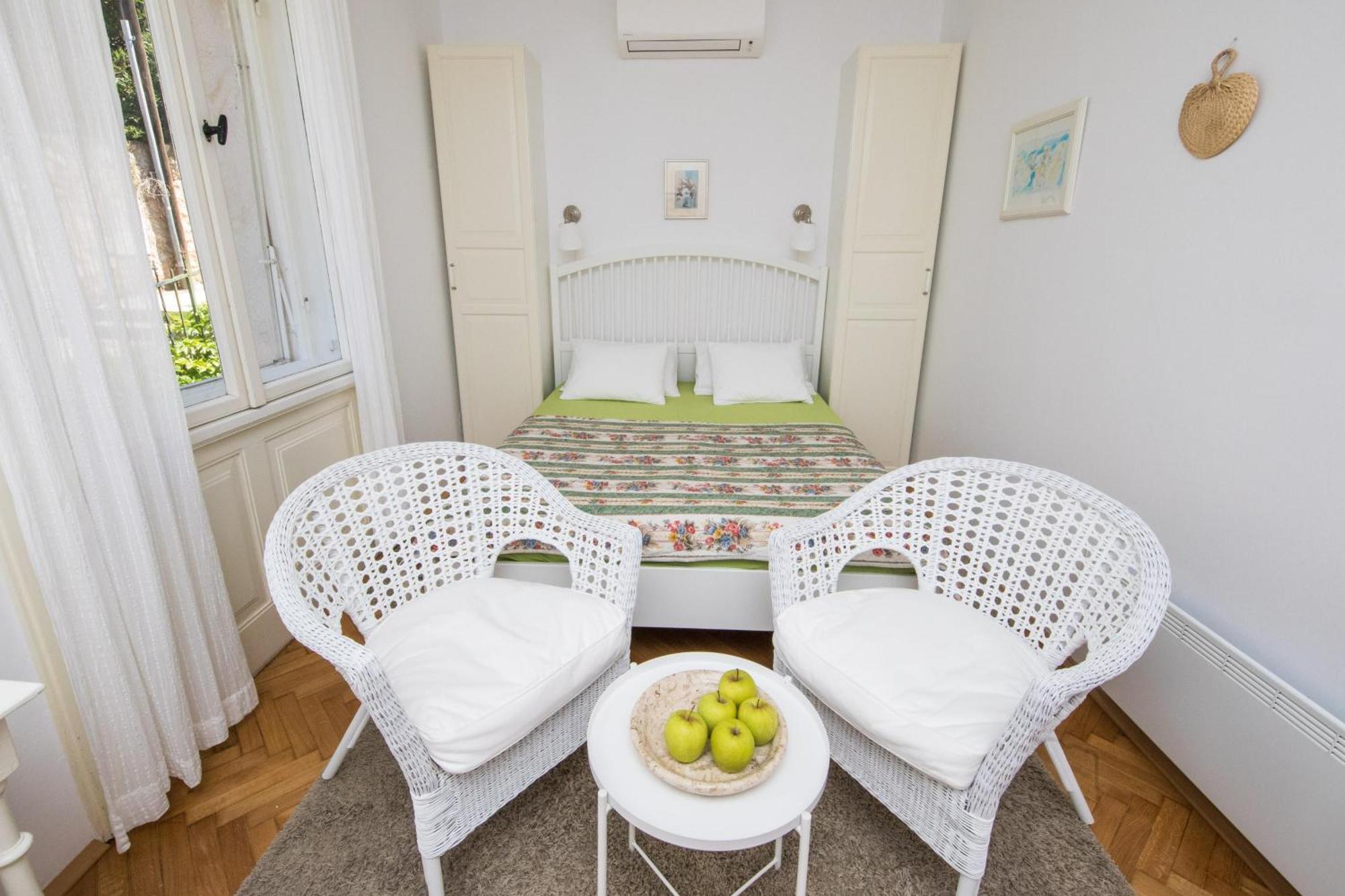 Apartment Rego
